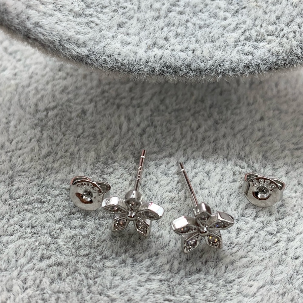 Sterling Silver 925 CZ Flower Stud Earrings - Picture 4 of 5